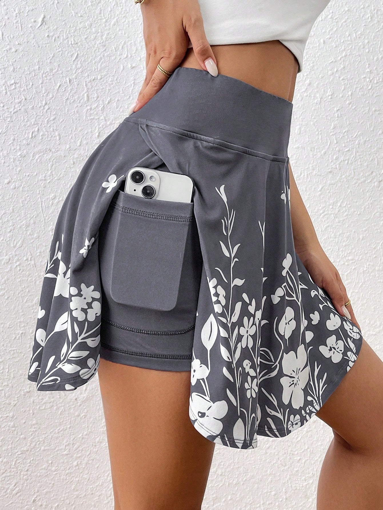 🌼 Women's Minimalist Floral Print High-Waisted Shorts with Pockets FitiqueFit