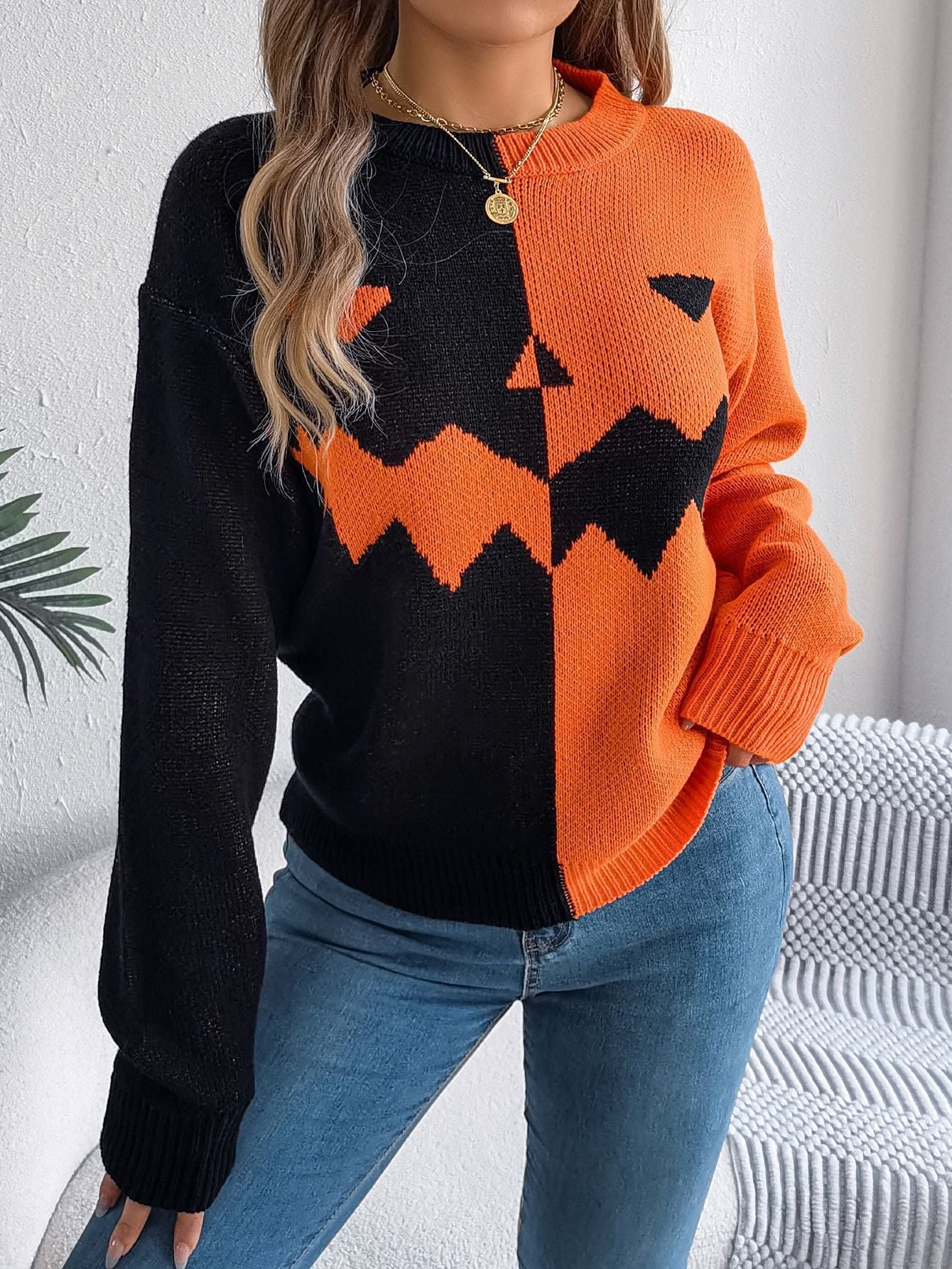 Women’s Spooky Pumpkin Contrast Long-Sleeve Pullover Sweater CJ US