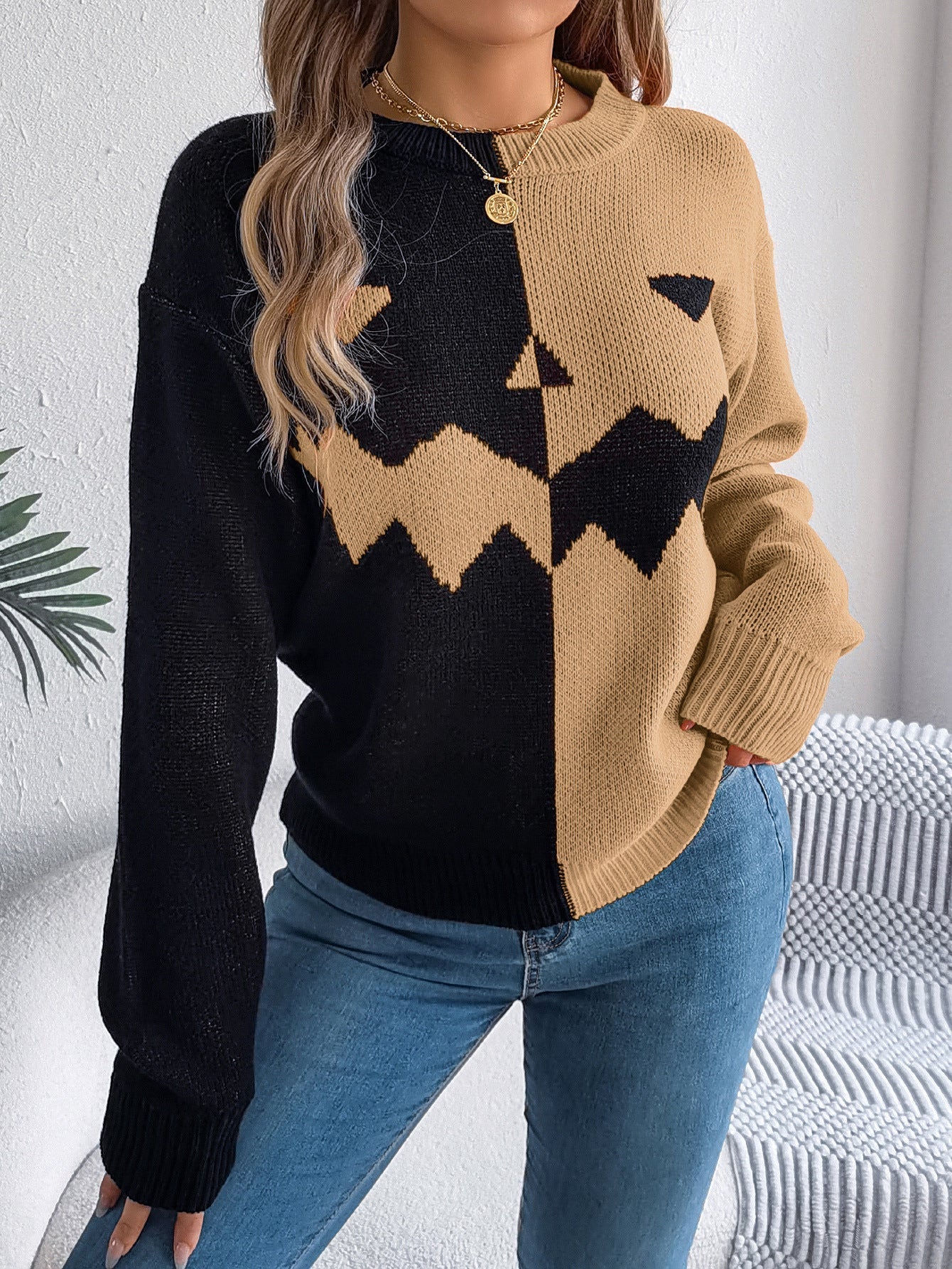 Women’s Spooky Pumpkin Contrast Long-Sleeve Pullover Sweater CJ US