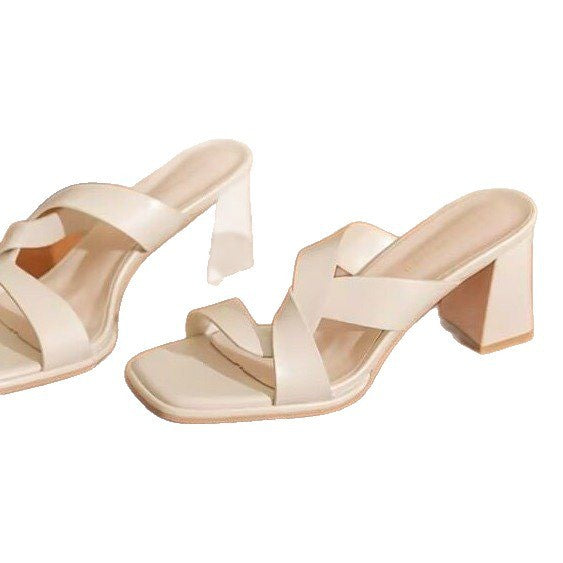 Open-Toe Chunky Heel Sandals – Bold & Trendy Summer Staple CJ