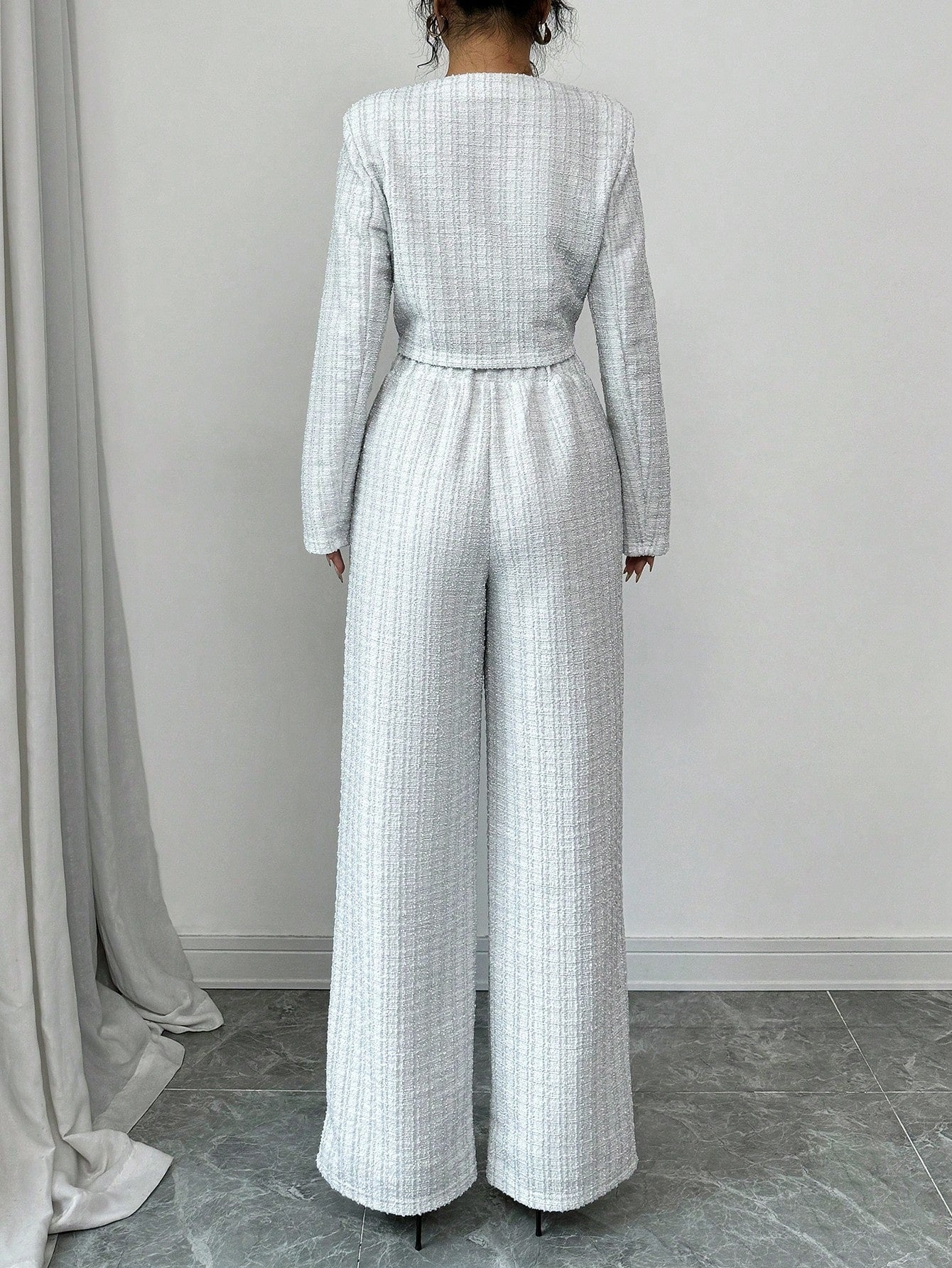 Spring And Autumn Long-sleeve Short-pants Suit, Tweed Short Jacket With Pearl Buttons, Elegant Round Neck Pearl Button Textured Jacket And Long Pants, Suitable For Commuting, Leisure, Dating, And Vaca CJ