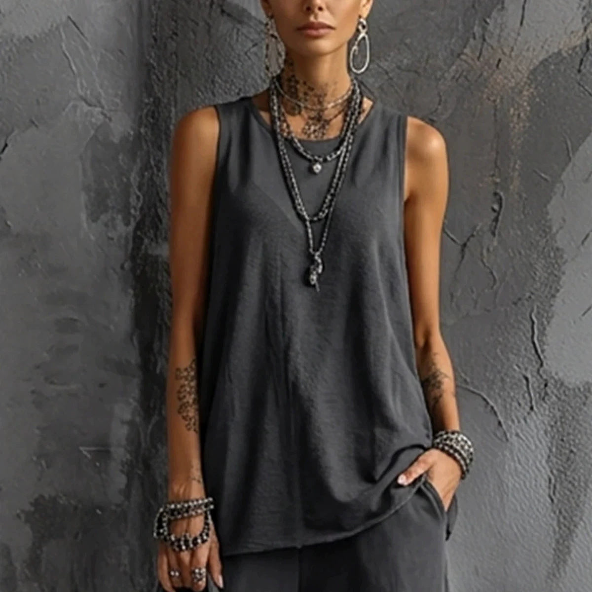Womens Sleeveless Top Ankle-Fit Pants Set 