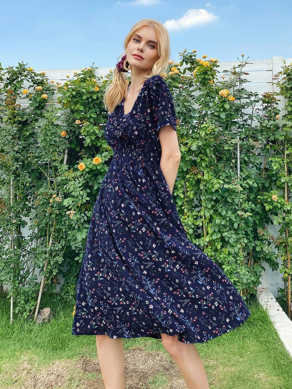 Women's V-Neck Floral Print Dress - A-Line Waisted Summer Maxi Dress 