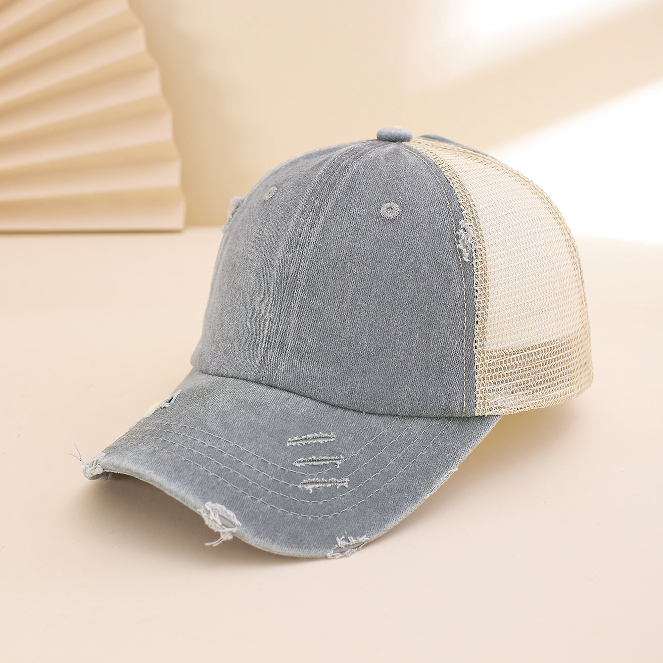 Solid-color, Frayed, Washed-out, Distressed, Mesh-patterned Cap - A Trendy, Youthful, Versatile Baseball Cap That Suits Both Daily Commuting And Outdoor Activities. 