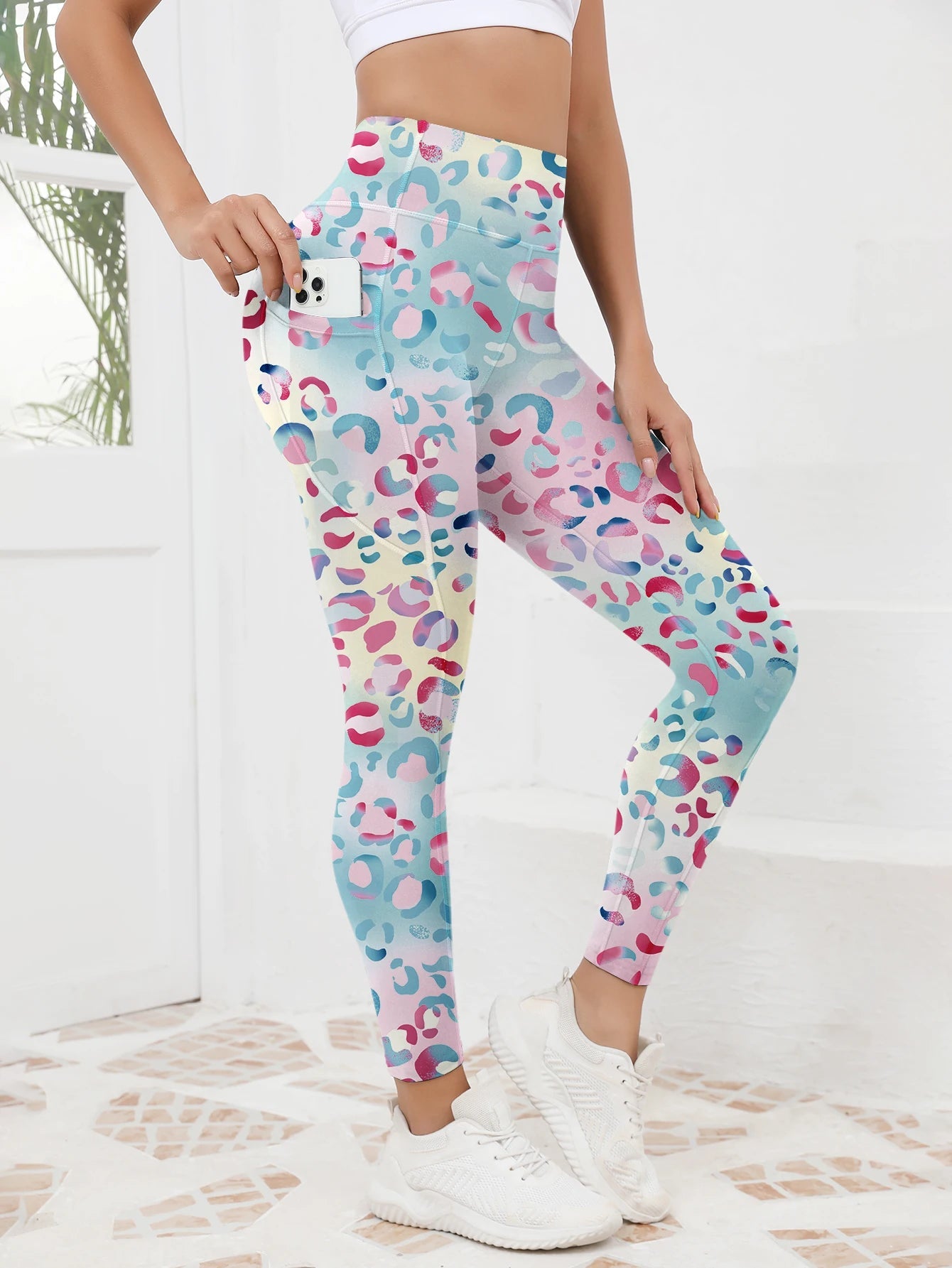Printed women's high waistband pocket fitness pants paired with tight abdominal yoga pants, suitable for running, hiking, and sp 