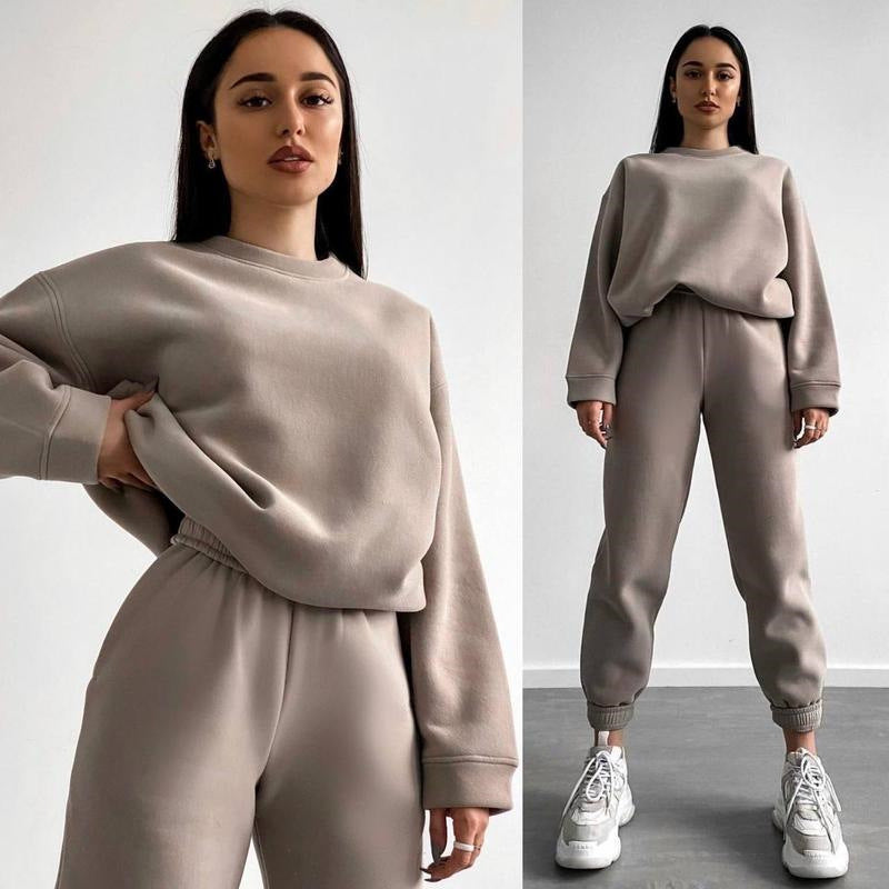 Fashionable Loose-fit Crewneck Sweatshirt With Long Sleeves And Casual Athletic Pants 
