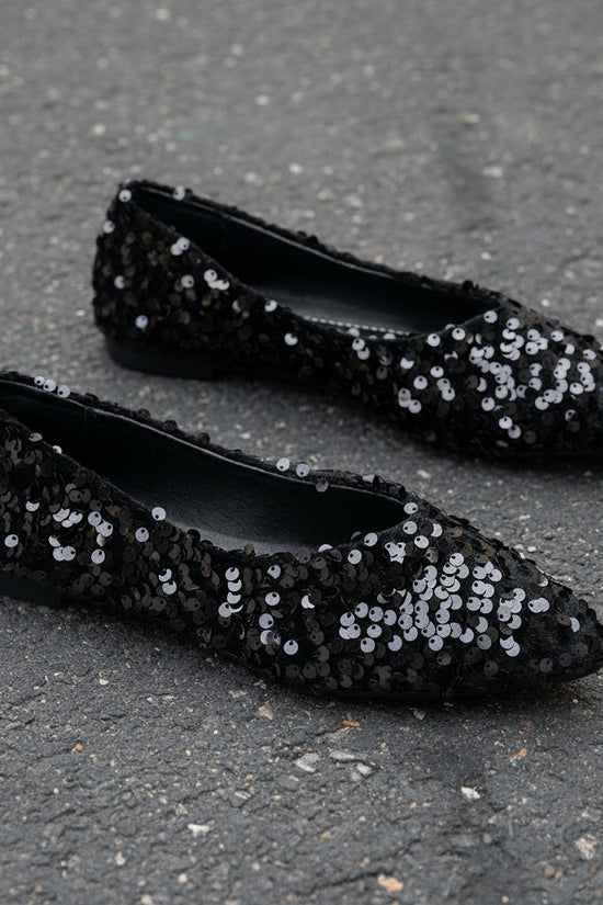 2025 Pointed-toe, Shallow-mouth, Flat-soled Casual Women's Shoes 