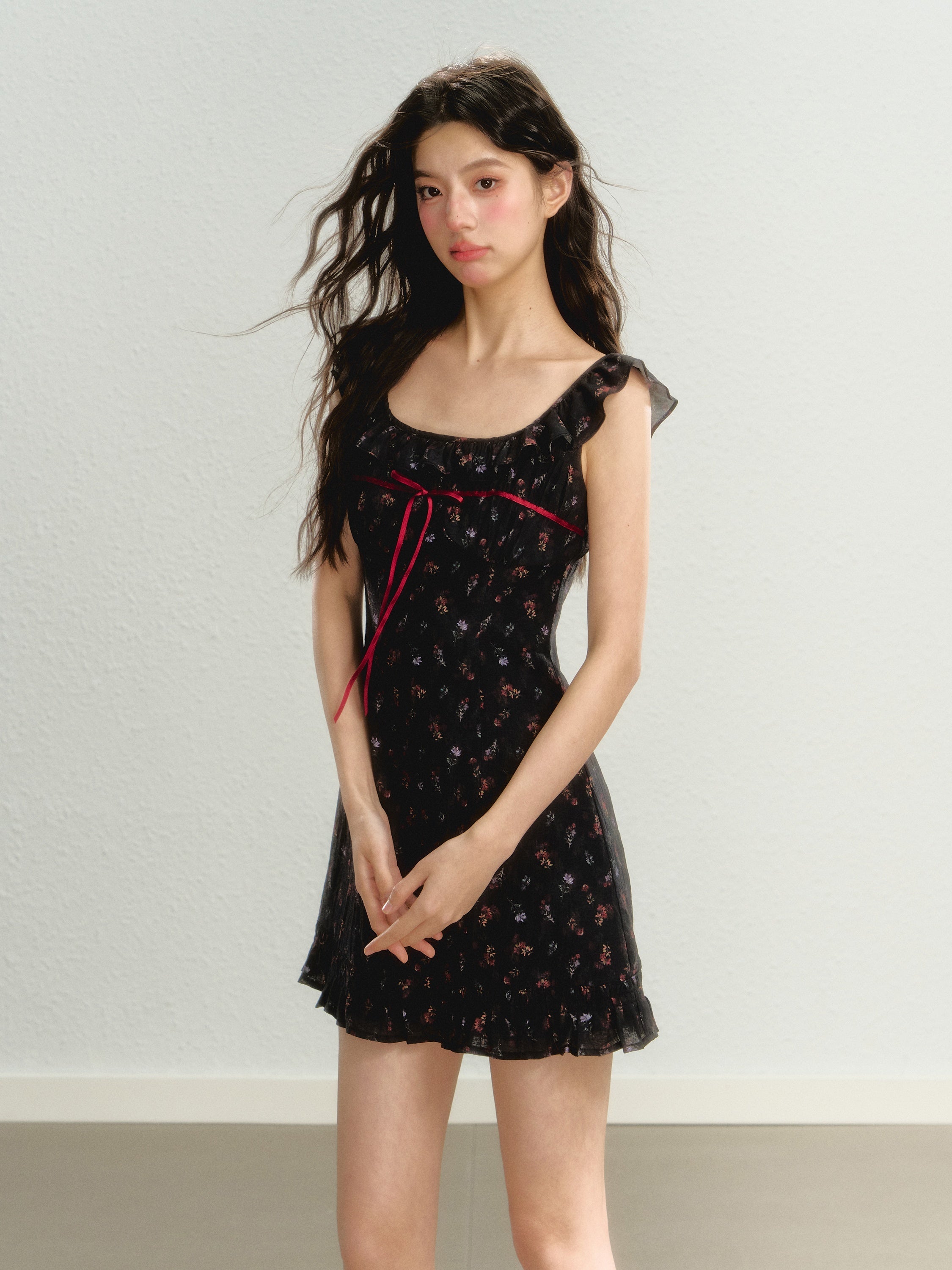 Women’s Sleeveless Floral Suspender Skirt CJ