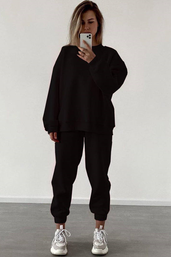 Fashionable Loose-fit Crewneck Sweatshirt With Long Sleeves And Casual Athletic Pants 
