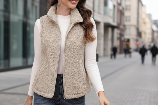 Plush Stand-up Collar Sleeveless Zippered Lightweight Vest With Pockets For Comfort 